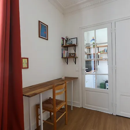 Apartament Bright 10 Minutes By Subway From Paris