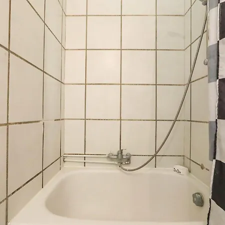 Bright 10 Minutes By Subway From Paris Apartament Pantin