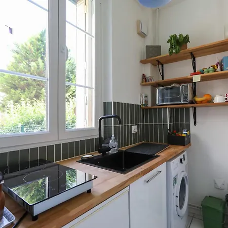 Apartament Bright 10 Minutes By Subway From Paris